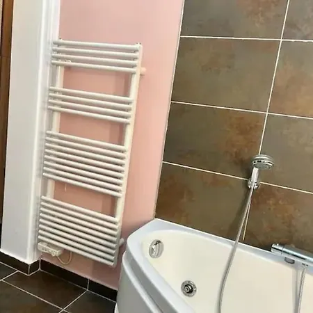 Chic 4 Personnes Hypercentre 5 Minutes Avenue De Champagne Apartment *